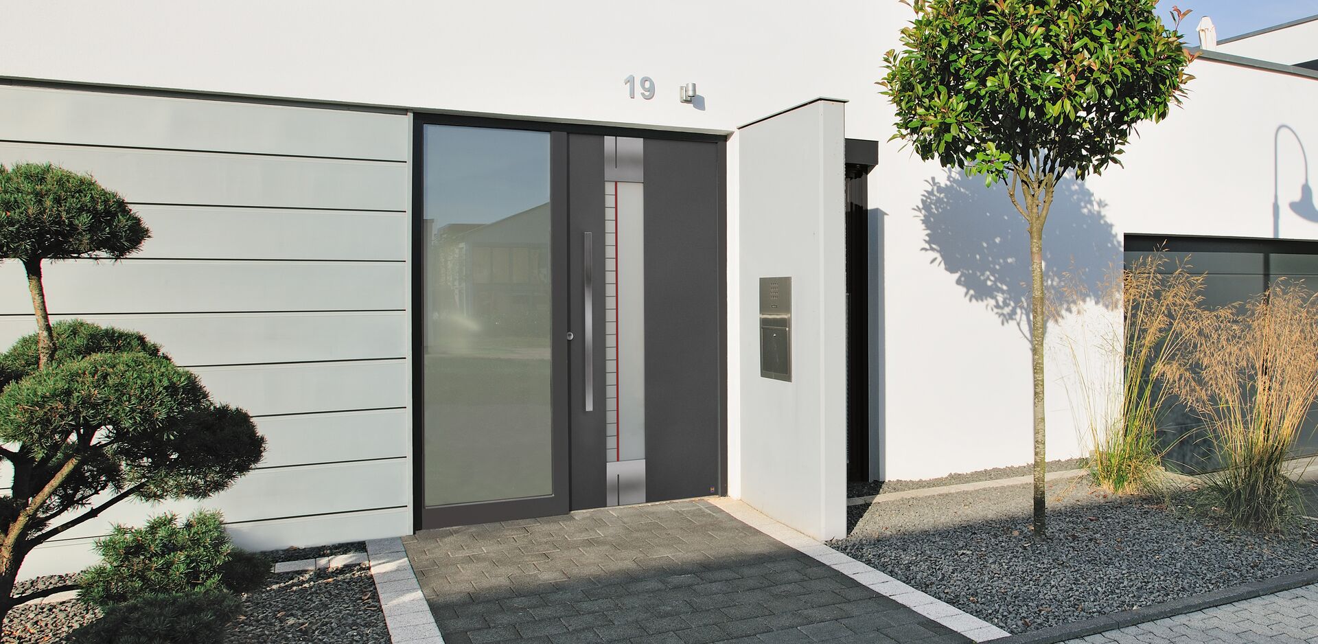 Aluminium-Eingangstür als Zweiflügel-Haustür