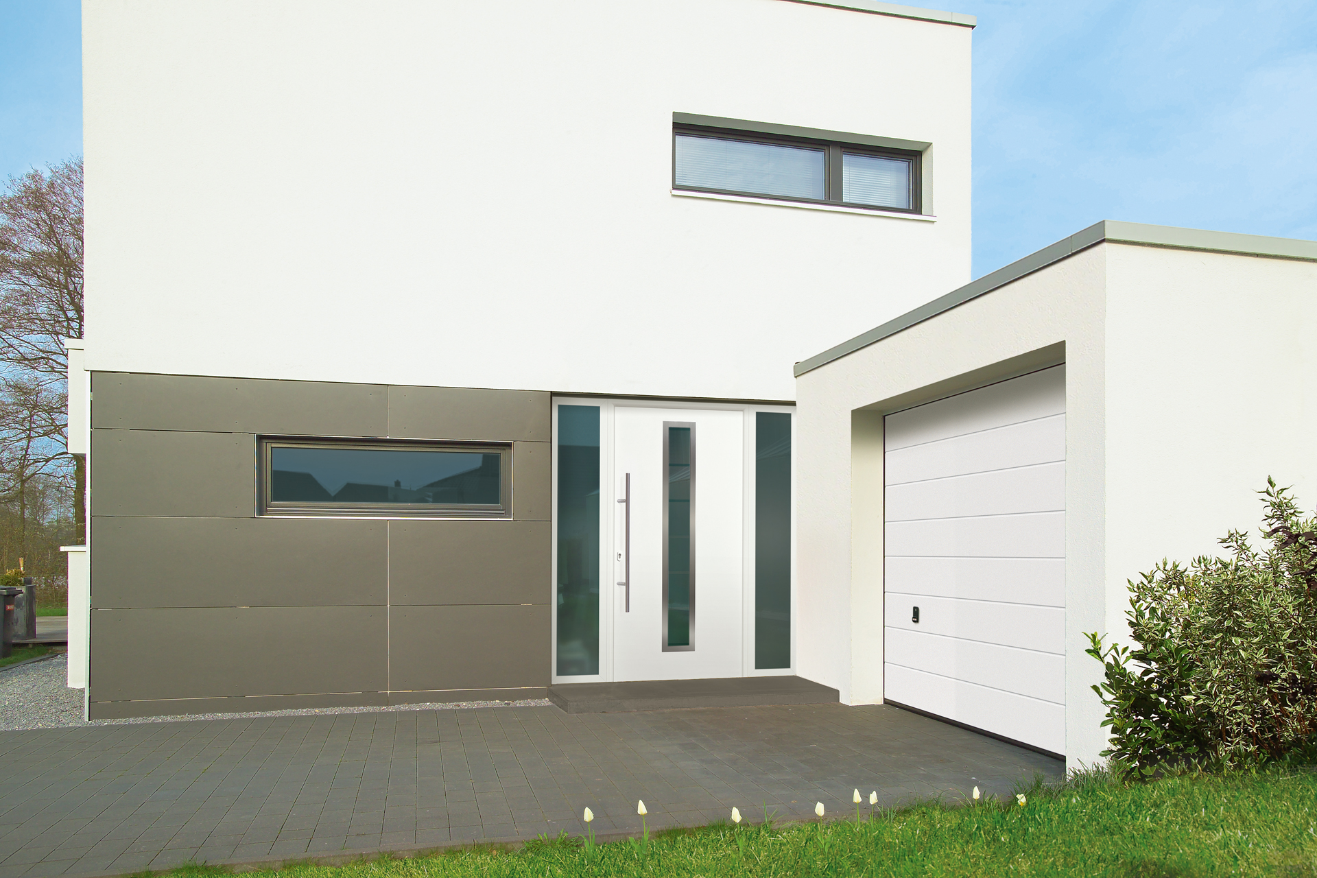 Moderne Tür für Architektenhaus - verglast mit Seitenelement